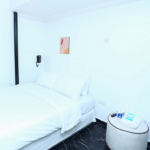 Eyo Room